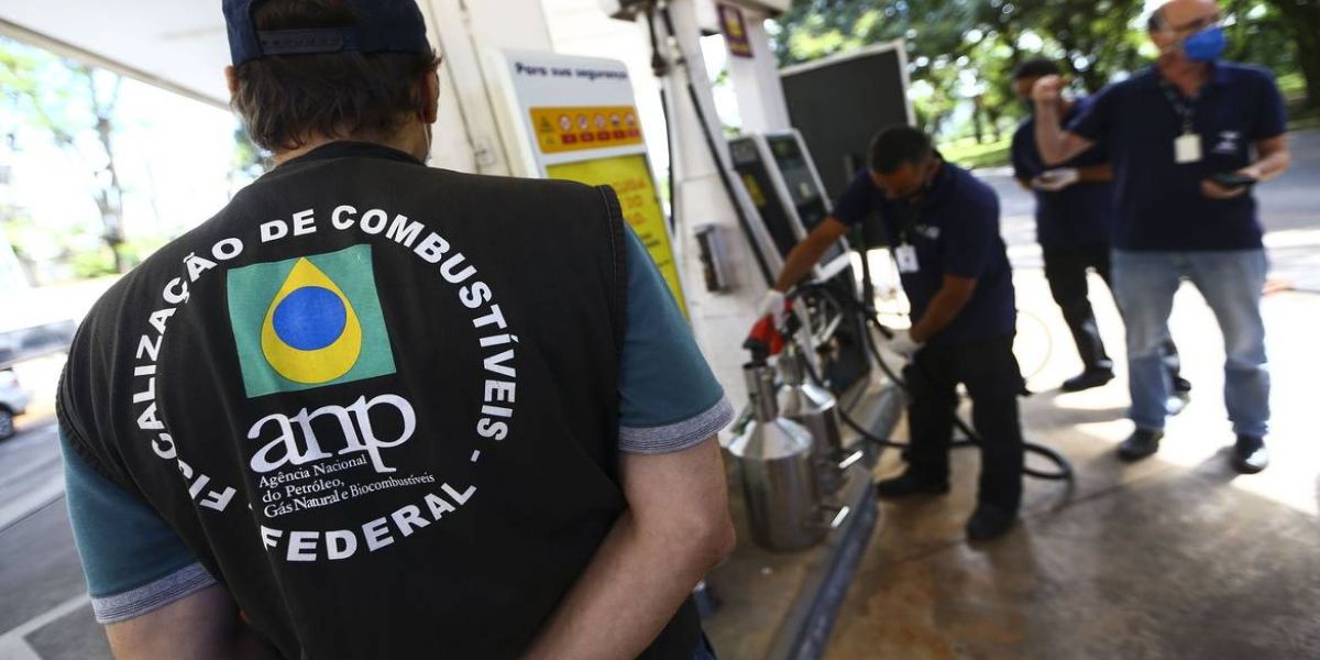 ANP autua postos de gasolina durante primeiro dia de força-tarefa