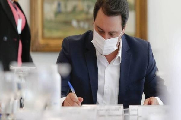 Na véspera do novo decreto, Governo do PR é pressionado a fechar tudo