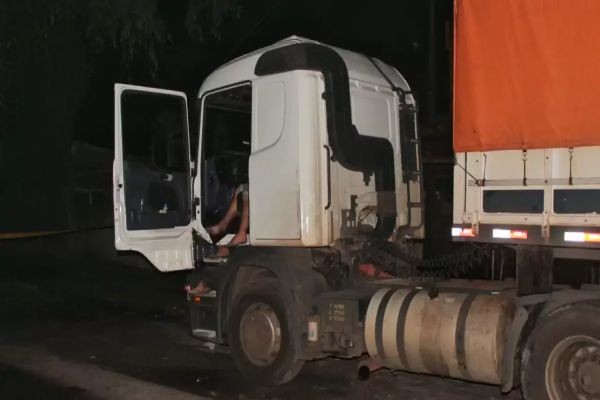Imagem referente a notícia: Caminhoneiro de Cascavel é morto a tiros em Paranaguá