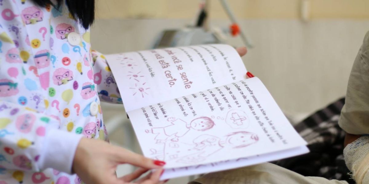 Huop: livros ajudam pacientes a lidar com sentimentos durante internação