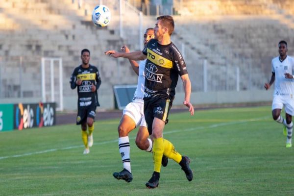 FC Cascavel vence Figueirense e avança na Copa do Brasil