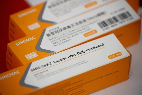 Foto relacionada a notícia: Butantan disponibiliza mais 2 milhões de doses da vacina CoronaVac