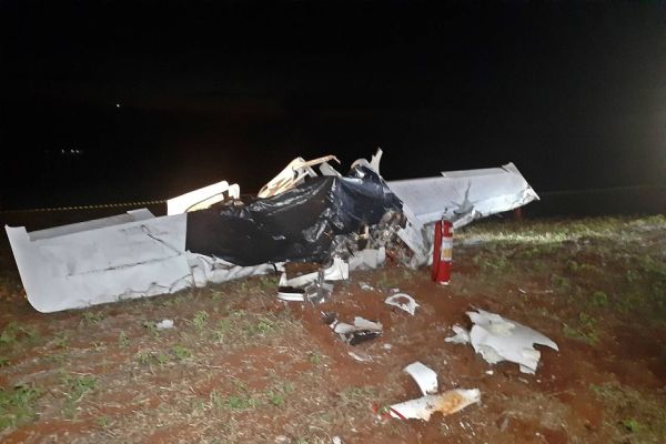Imagem referente a notícia: São identificadas vítimas fatais de acidente aéreo na PR-486 em Cascavel