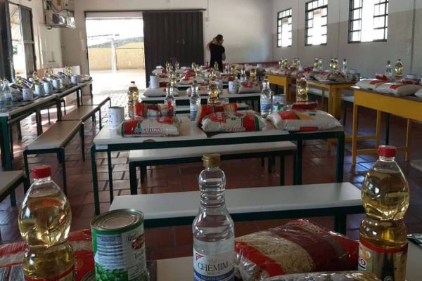 Escolas vão distribuir merenda para famílias de alunos mais vulneráveis