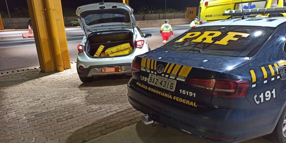 PRF Cascavel apreende quase uma tonelada de maconha