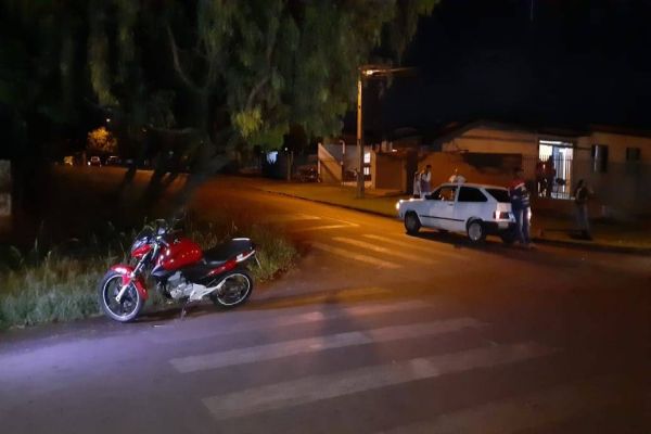 Imagem referente a notícia: Motociclista ficou ferida após colisão na Rua Gláuber Rocha no Bairro Brasília