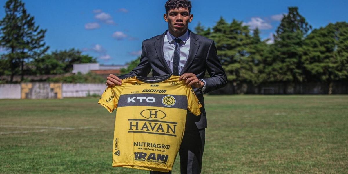 Primeira transação internacional da história do clube, Paulo Baya se despede do FC Cascavel