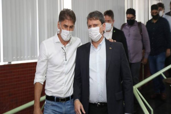 Imagem referente a notícia: Reunião com ministro de Infraestrutrura avança o diálogo sobre novo modelo de pedágio