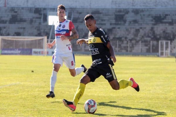 FC Cascavel fica no empate contra o Cascavel CR no Clássico do Veneno