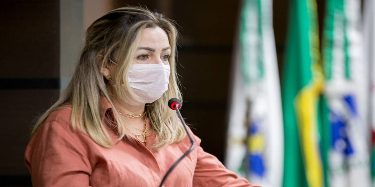 Professora Liliam faz moção por condições de trabalho nos Correios na pandemia