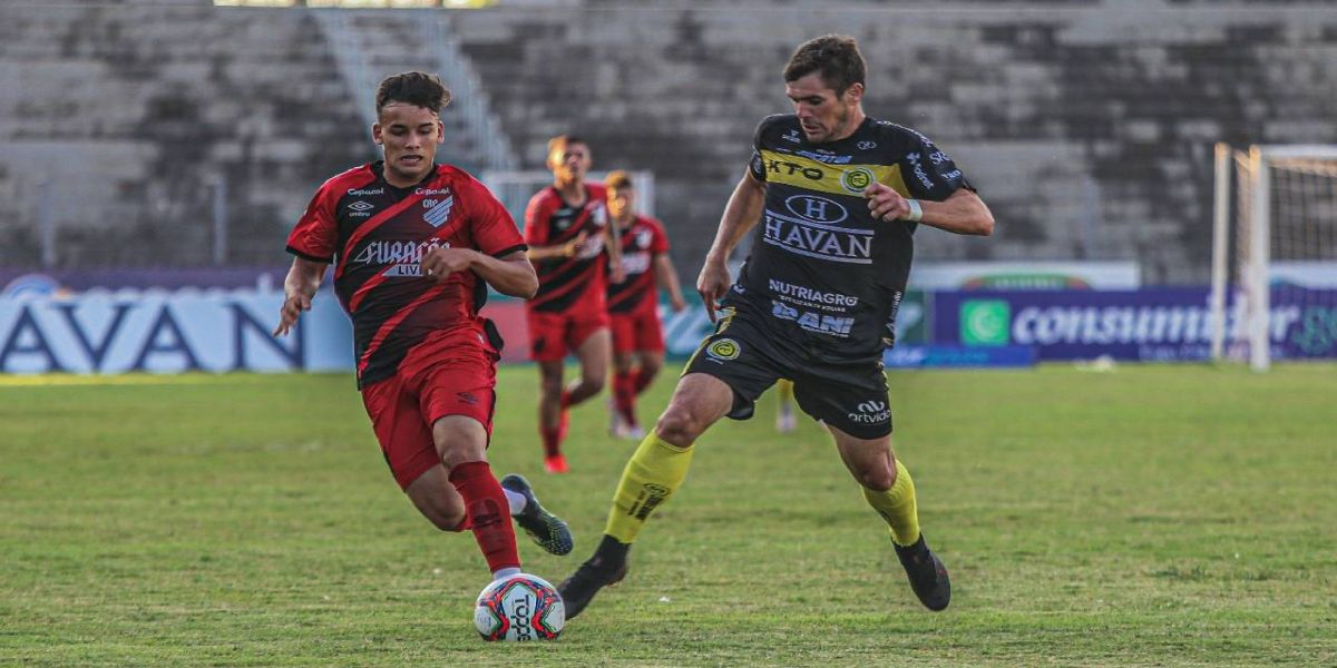 FC Cascavel vira contra Athletico Paranaense nos acréscimos e segue invicto no Paranaense 2021