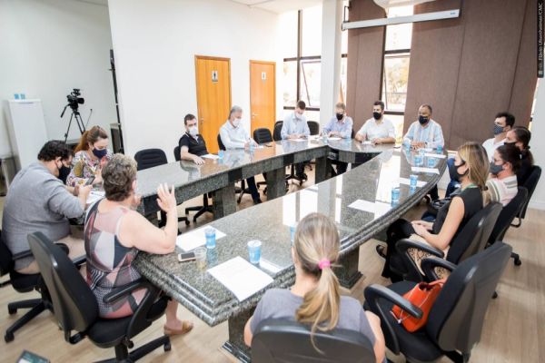 Abono imediato e comissão para mudar Plano de Cargos são propostas para UPAs