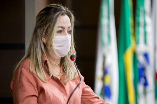 Professora Liliam faz moção por condições de trabalho nos Correios na pandemia