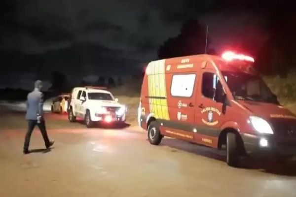Homem é socorrido em estado grave após ser atingido por trem na RMC