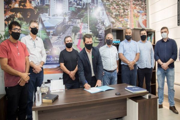Imagem referente a notícia: Romulo Quintino assume a presidência da Câmara durante afastamento de Alécio