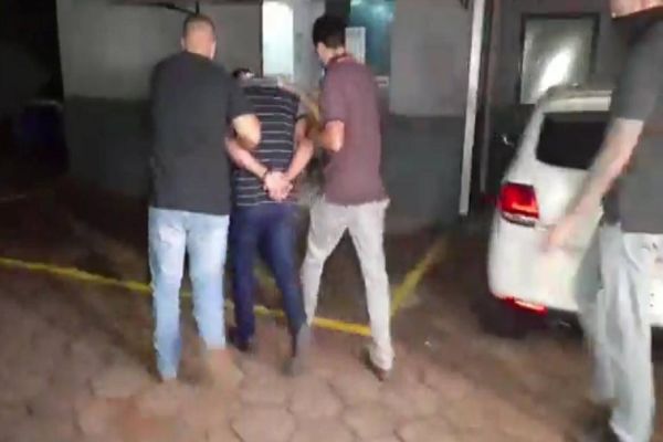 Imagem referente a notícia: Delegacia de Homicídios apreende suspeito de matar Gisele Costa Santos