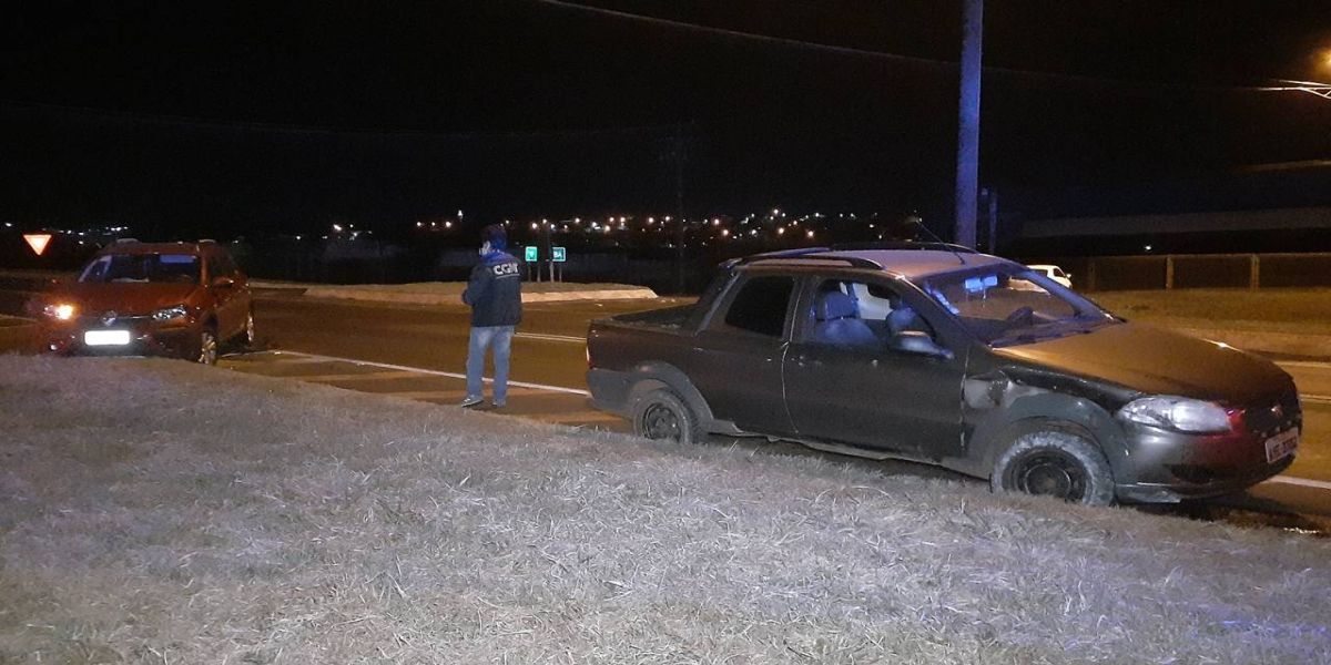 Colisão entre Sandero e Strada é registrada na BR-277, no Trevo da Portal, em Cascavel