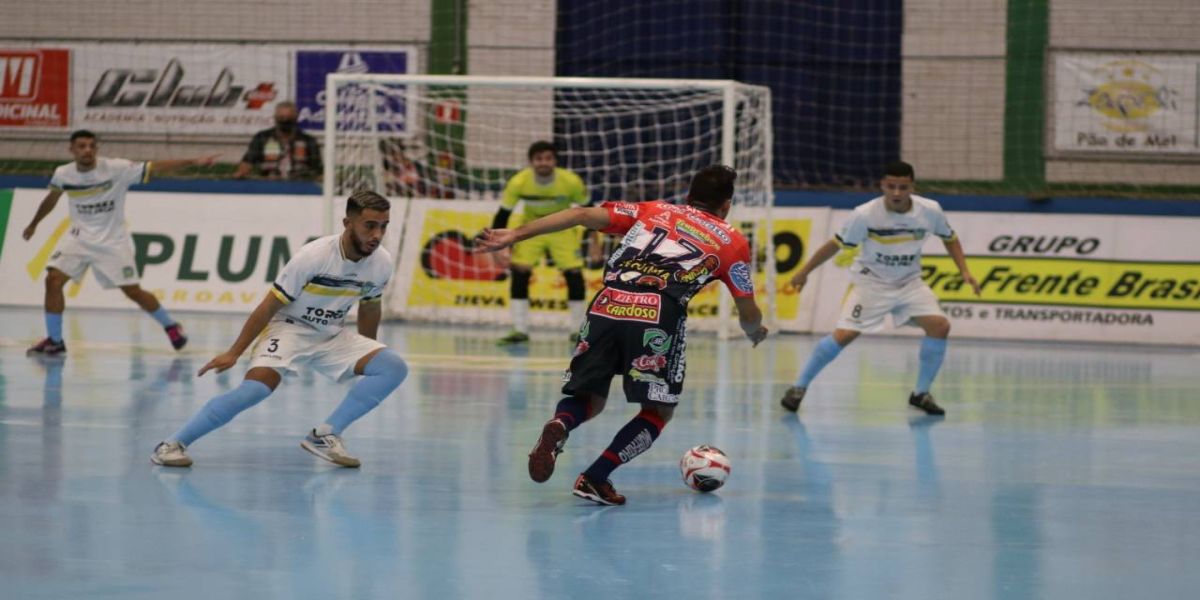Cascavel Futsal vence o São José dos Pinhais por 5 a 1 e segue na ponta da Série Ouro