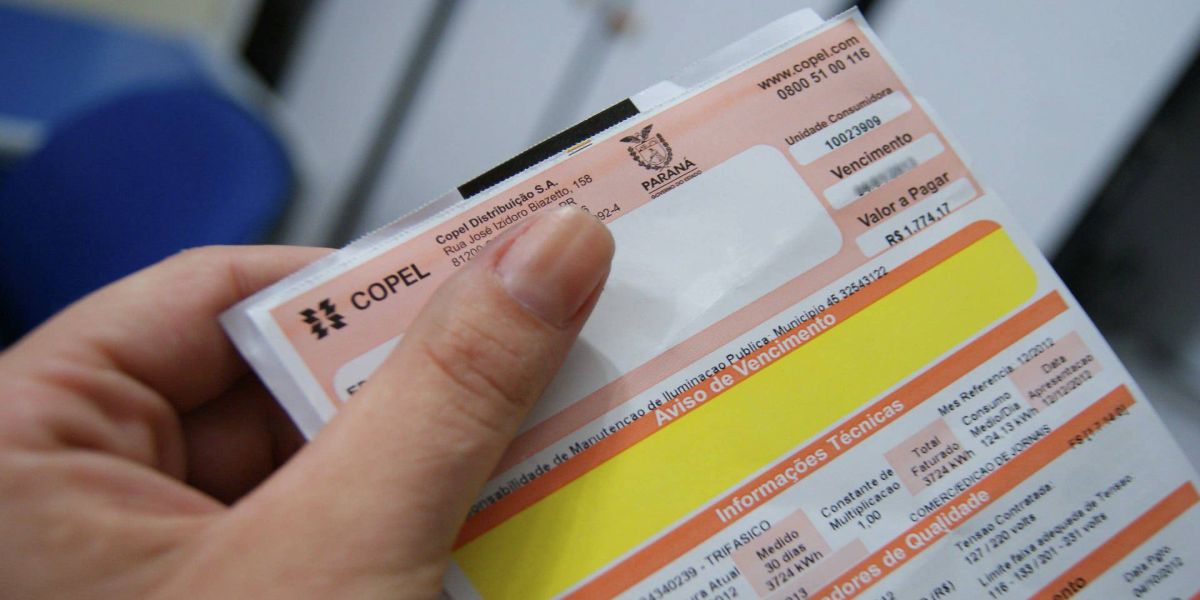 Deputados pedem cancelamento do aumento da luz de 9,67% no Paraná