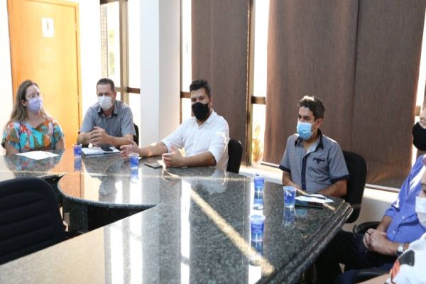 Edson Souza se reúne com Conselho de Saúde e funcionários do Consamu