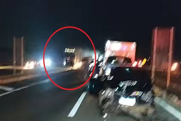 Imagem referente a notícia: Transmissão ao vivo flagra acidente enquanto socorristas atendiam vítimas de outra colisão na BR-369