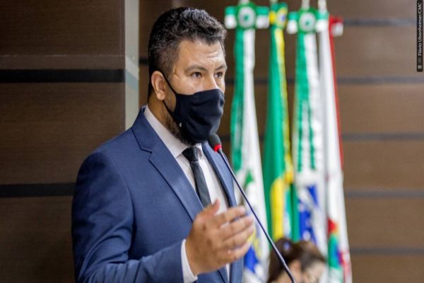 Edson Souza faz balanço dos 100 dias de mandato