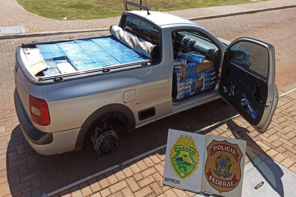 PF e BPFRON apreendem veículo carregado com cigarros contrabandeados em São Pedro do Iguaçu
