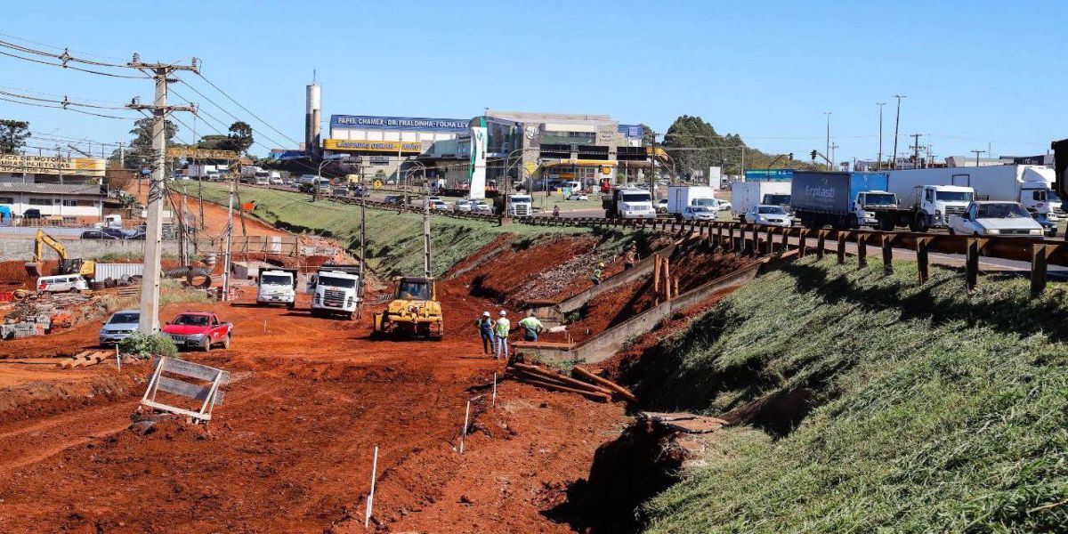 Obras no Trevo Cataratas avançam e se aproximam da etapa de desvio do tráfego