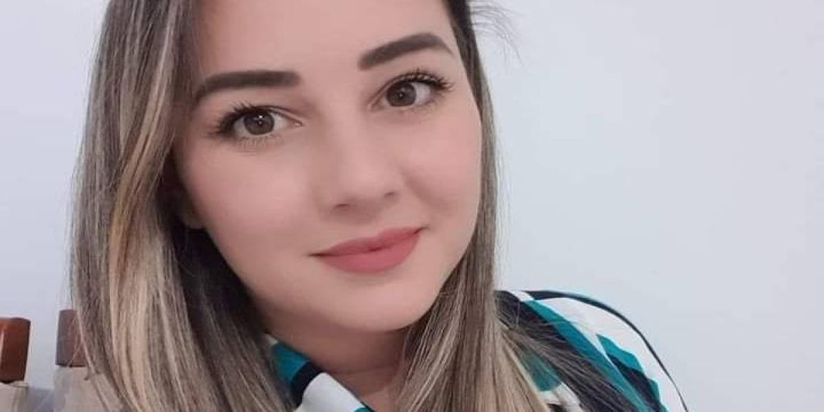 Gravida de cinco meses, médica de 36 anos morre por complicações da Covid-19.