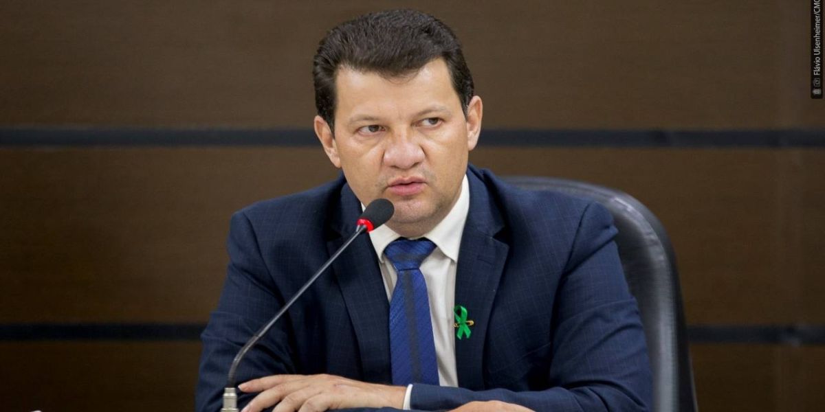 Projeto de Romulo que cria programa Adote Uma Praça passa na 1ª votação