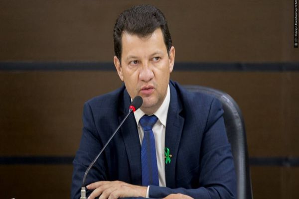 Projeto de Romulo que cria programa Adote Uma Praça passa na 1ª votação