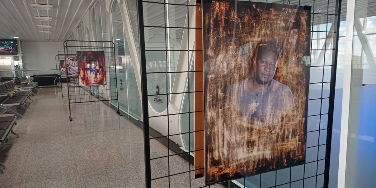 Exposições fotográficas chamam a atenção no aeroporto