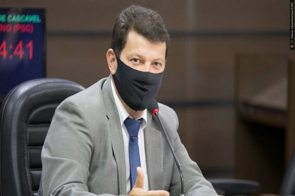 Emenda aprimora programa Adote Uma Praça e projeto tem aprovação definitiva