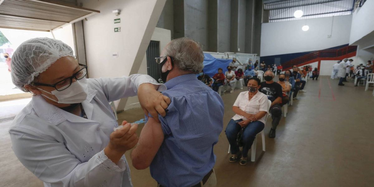 Paraná ultrapassa a marca de 2 milhões de doses aplicadas contra a Covid-19