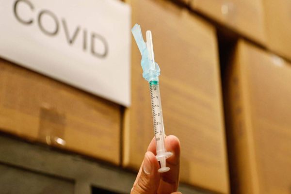 Governo investe R$ 700 mil em vacina contra a Covid-19 desenvolvida pela UFPR