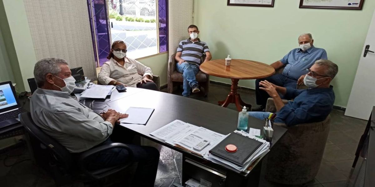 Parlamentares conseguem apoio do Sindicato Rural para Colégio Estadual Agrícola