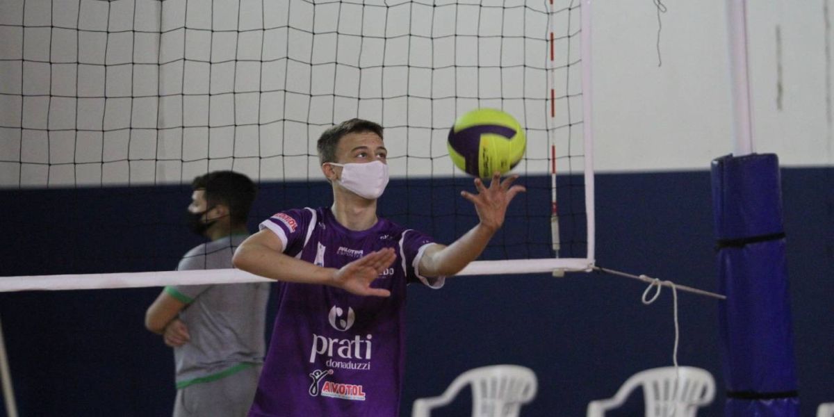 Voleibol de Toledo retoma os treinos no Ginásio Adenir José Massola