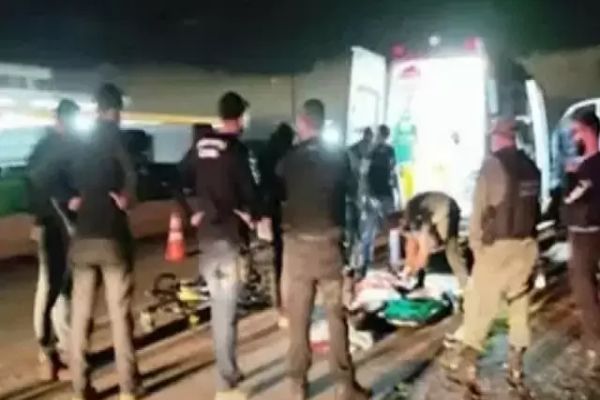 Imagem referente a notícia: Cantor é metralhado dentro de ambulância