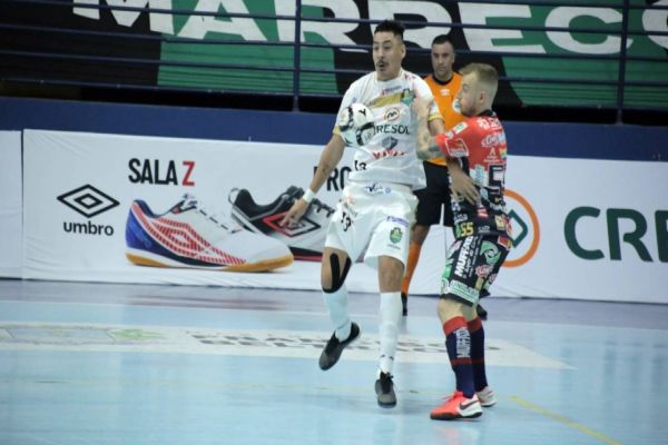Imagem referente a notícia: Cascavel Futsal bate o Marreco na abertura da Liga Nacional