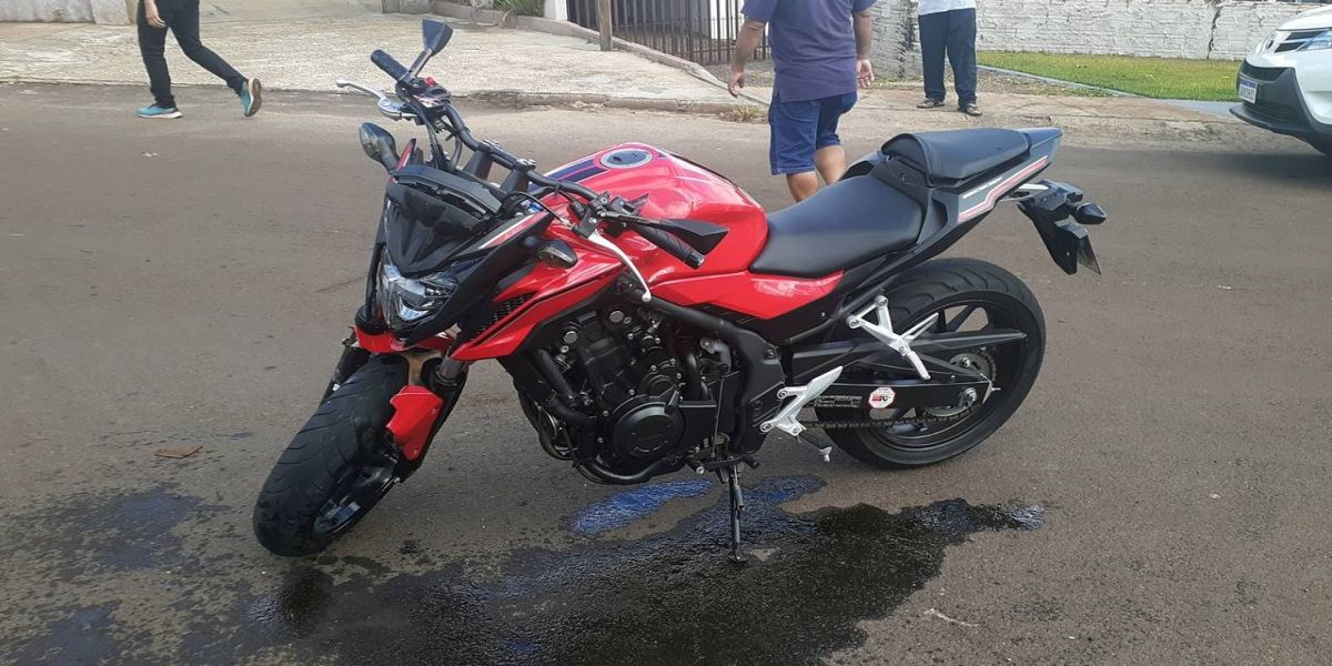 Motociclista fica gravemente ferido após colisão de trânsito no Bairro XIV de Novembro em Cascavel