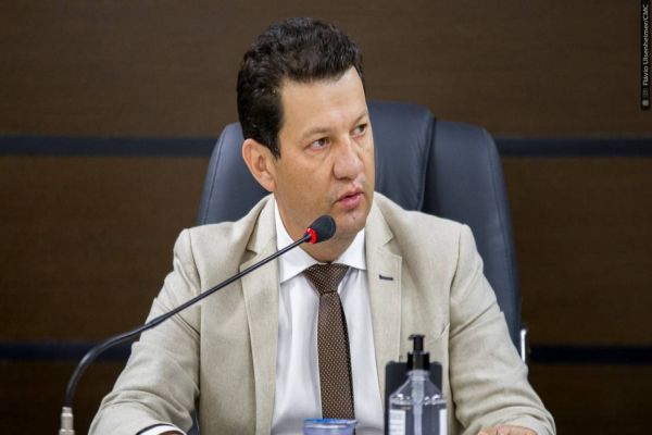 Imagem referente a notícia: Romulo convoca sessões para votar prioridade da educação na ordem de vacinação