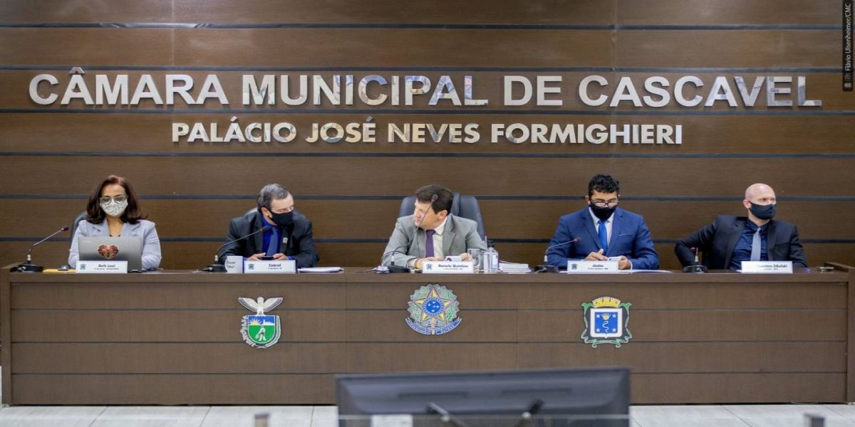 Câmara aprova com urgência prioridade aos educadores na ordem de vacinação