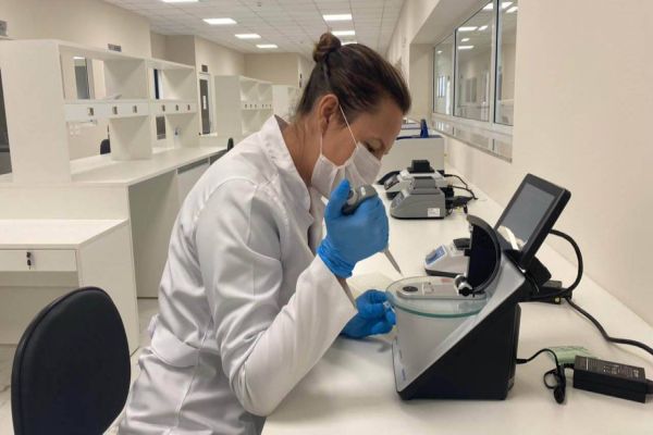 Paraná inicia novo projeto de sequenciamento genético da Covid-19