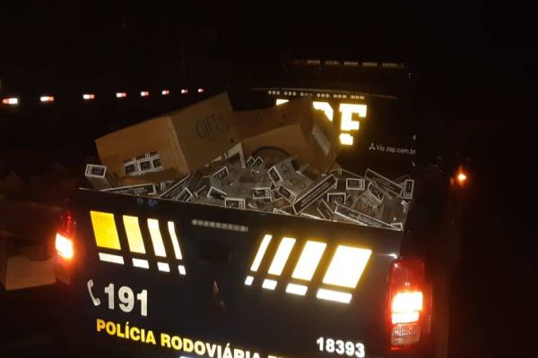 PRF apreende cerca de R$ 2,25 milhões em cigarros contrabandeados no Paraná