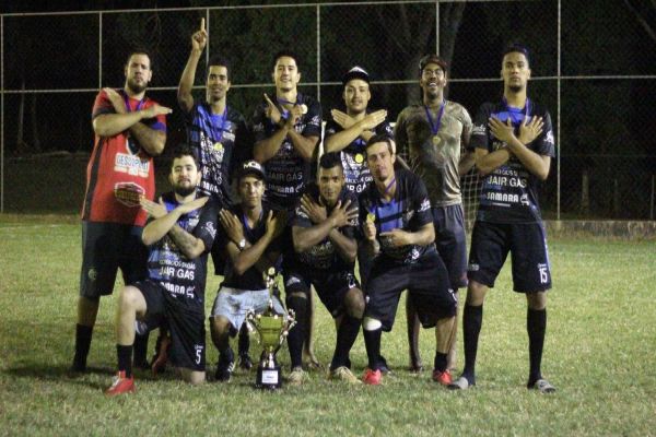 Imagem referente a notícia: Retisolda FC vence Os pia do Chip e futura o título da 1ª Copa Cascavel de Ouro
