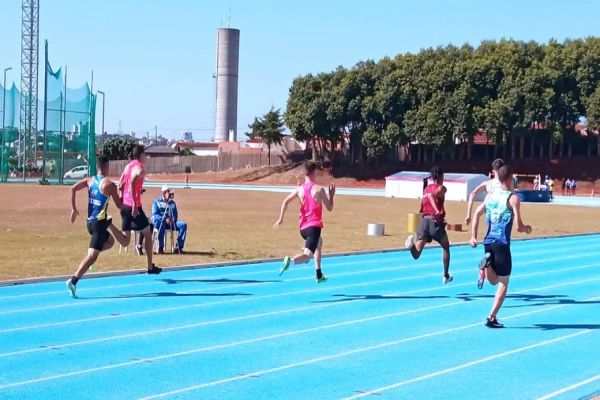 Campeonato Paranaense de Atletismo Sub-20 reúne 200 atletas em Cascavel