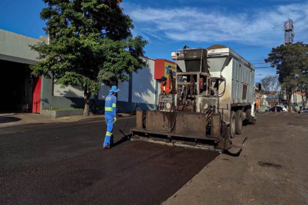 Ruas de Corbélia recebem melhorias com recape asfáltico