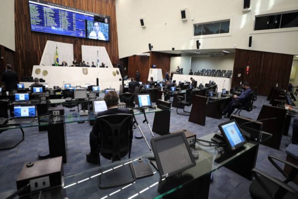 Segue a sanção o projeto que cria o auxílio emergencial para microempresas e microempreendedores