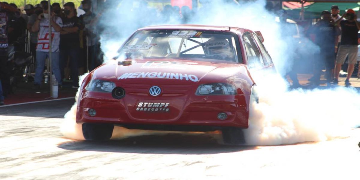 Paranaense de Arrancada começa com carros potentes em Toledo