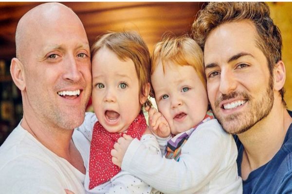 Paulo Gustavo é pai biológico de um de seus filhos e Thales é do outro: "Igual a mim"